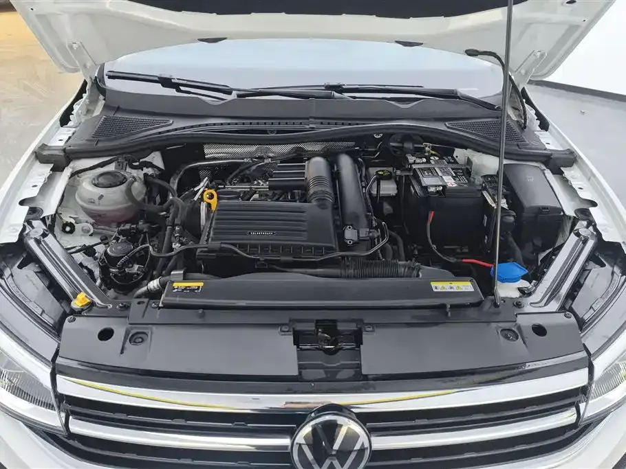 Volkswagen Bora 2023 из CN, фото 10