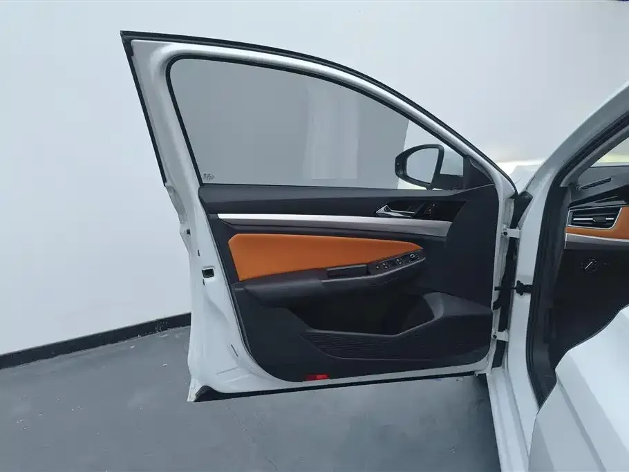 Volkswagen Bora 2023 из CN, фото 9