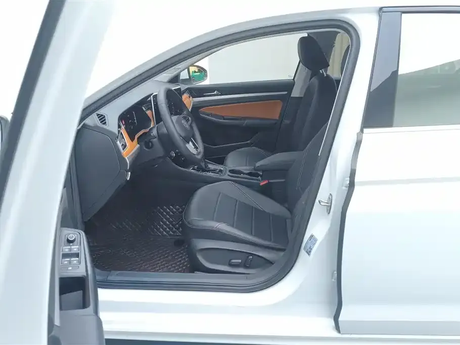 Volkswagen Bora 2023 из CN, фото 6