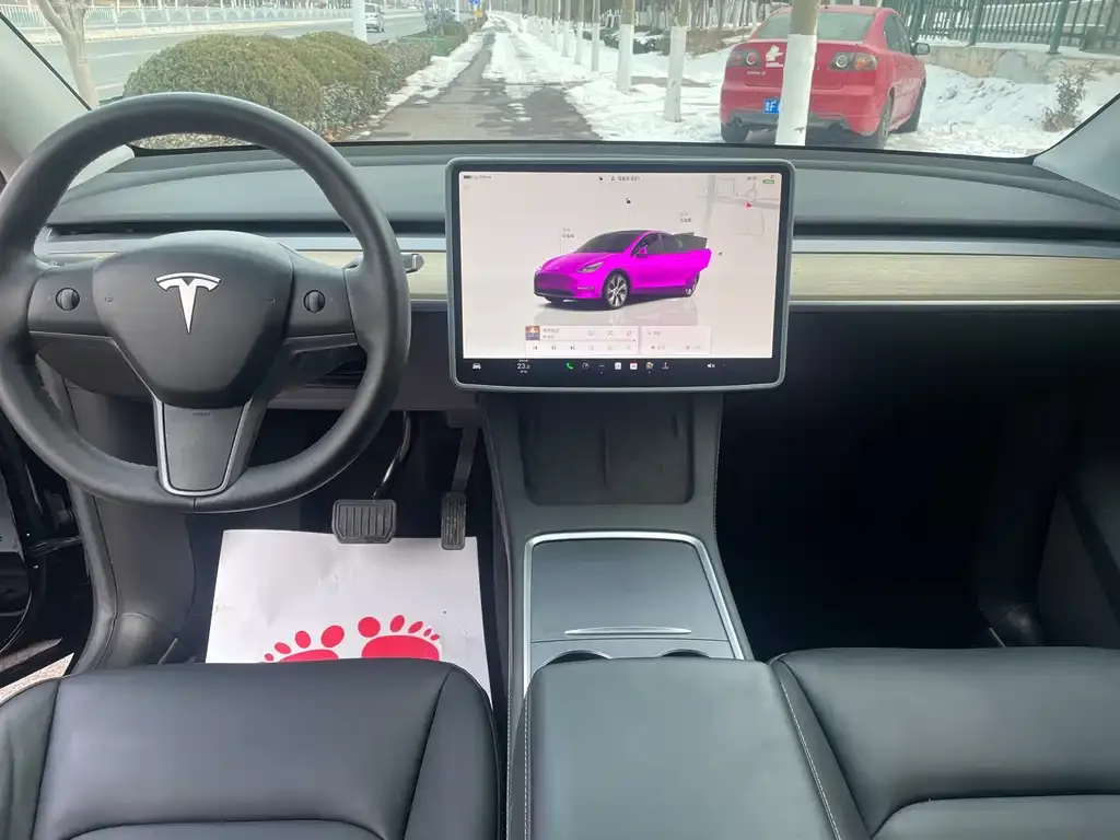 Tesla Model Y — фото 3