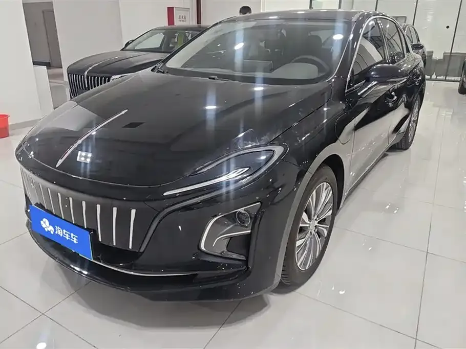 Hongqi E-QM5 — фото 1