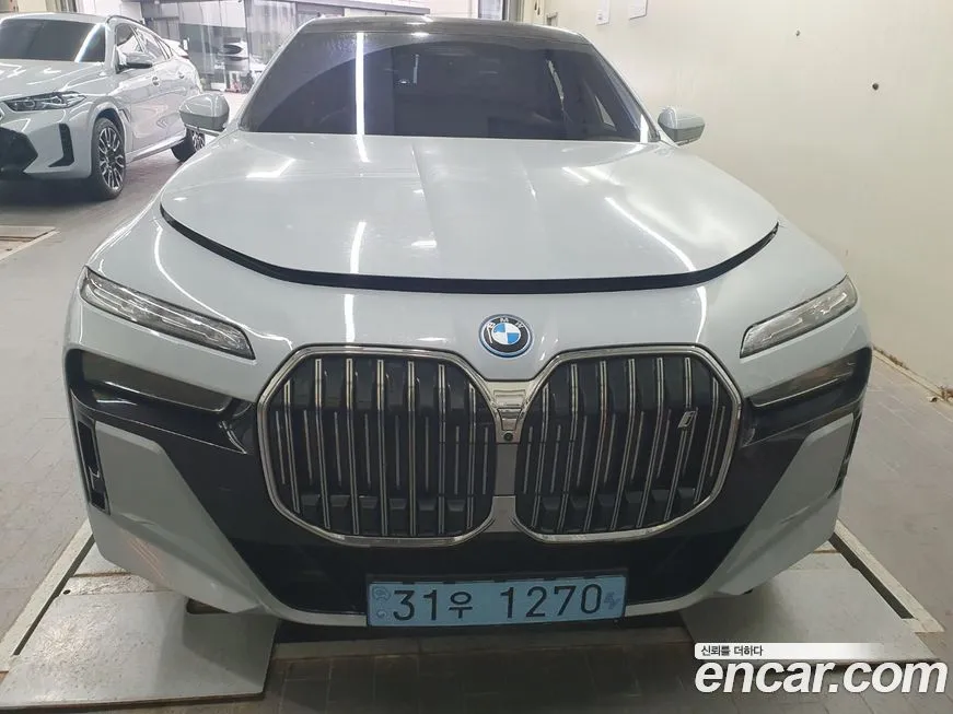 BMW i7 2025 из KR, фото 1