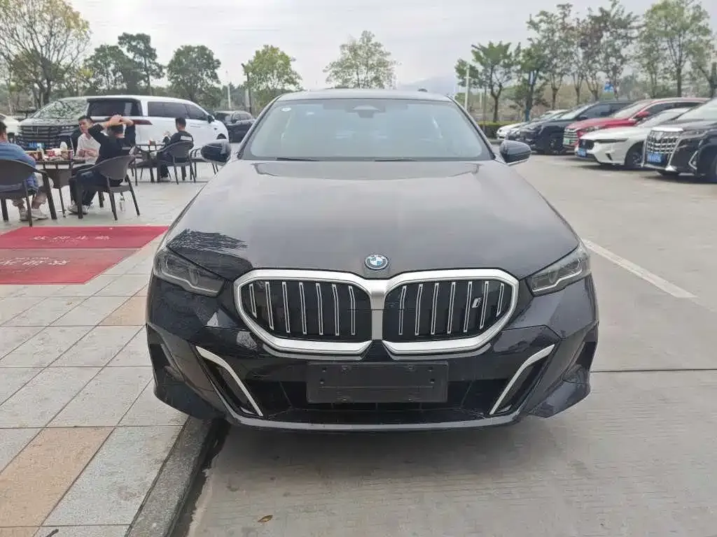 BMW i5 2025 из CN, фото 8