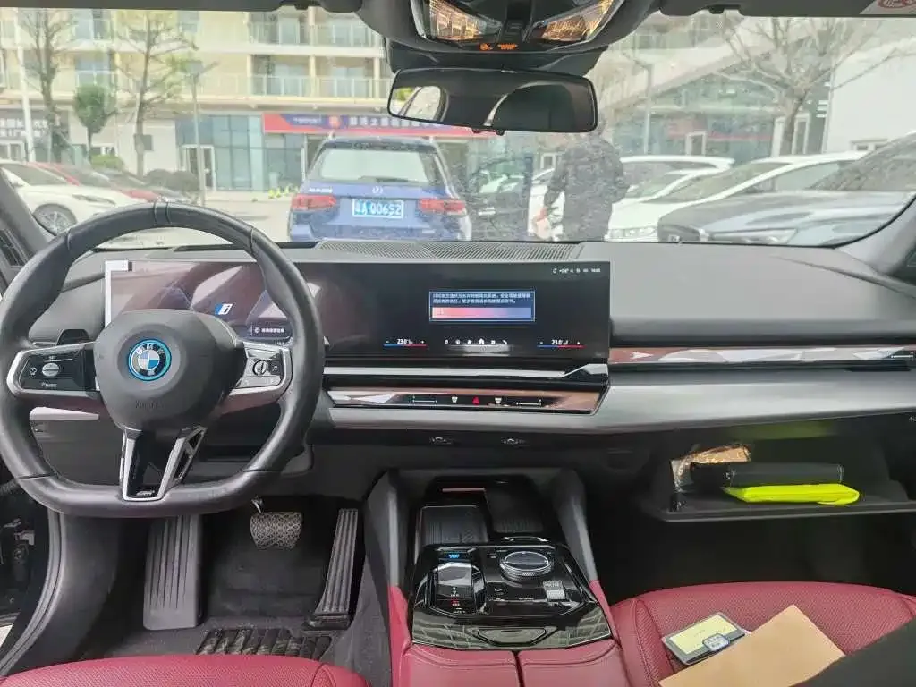 BMW i5 2025 из CN, фото 2