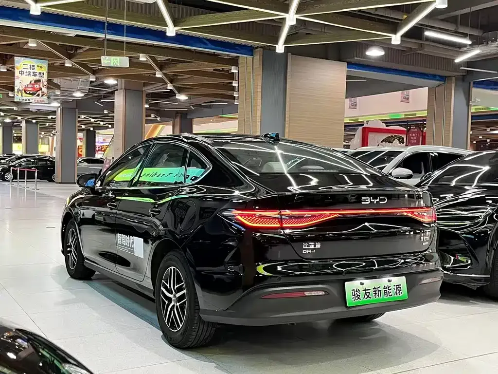 BYD Seal 05 DM-i — фото 8