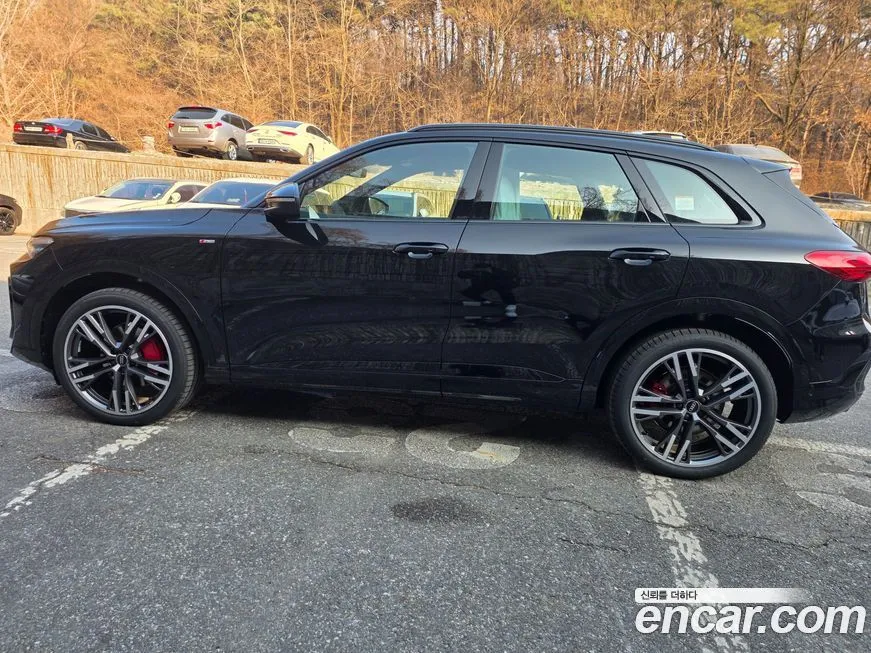 Audi Q5 2025 из KR, фото 9