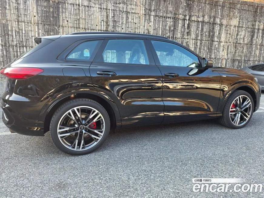 Audi Q5 2025 из KR, фото 8