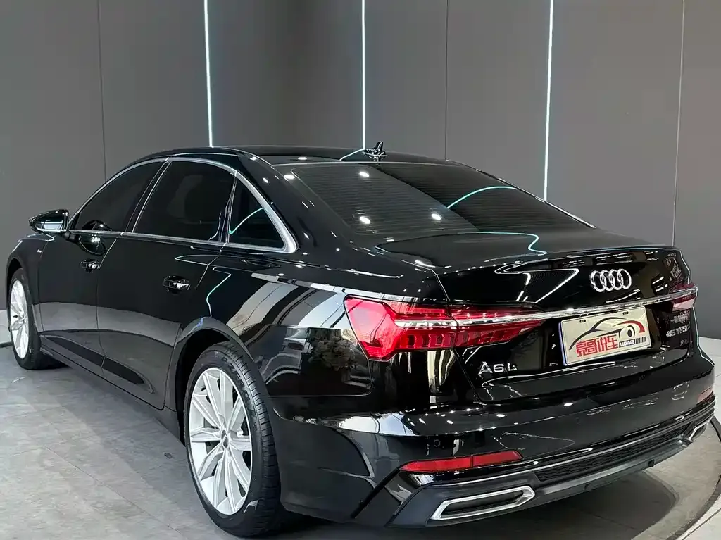 Audi A6L — фото 10