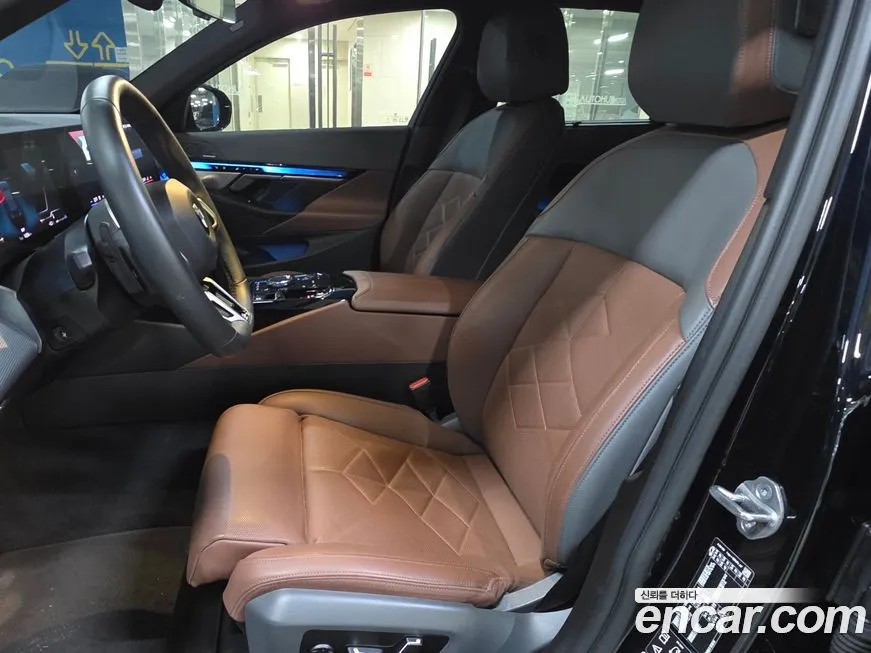 BMW 5-Series 2024 из KR, фото 4