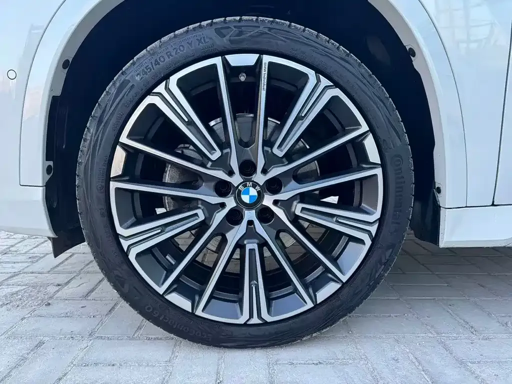 BMW X1 — фото 8
