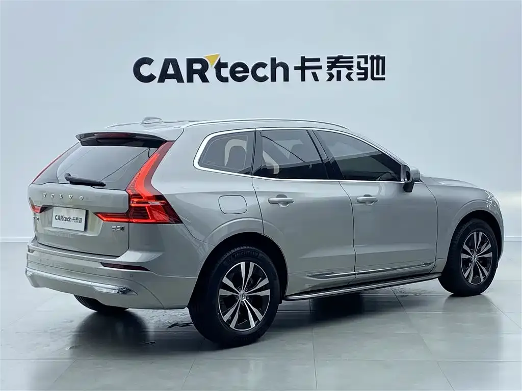 Volvo XC60 — фото 8