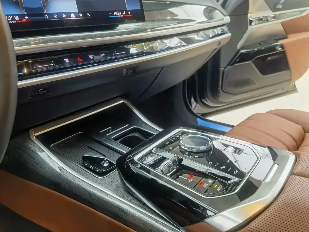 BMW 7 Series 2026 из CN, фото 8