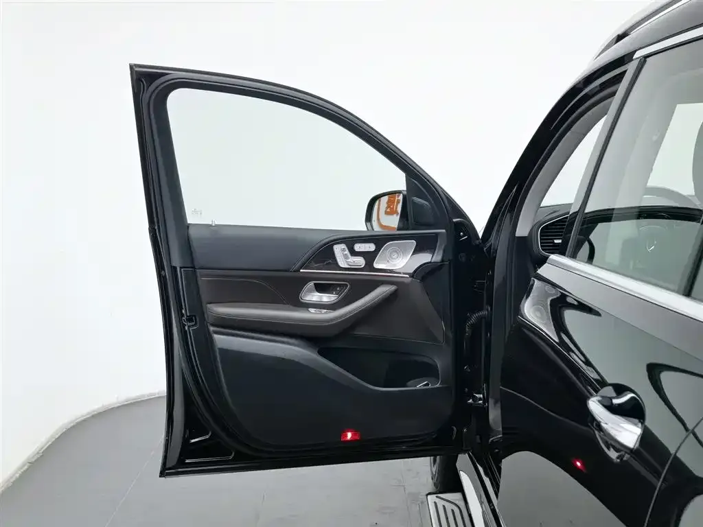 Mercedes-Benz GLS 2023 из CN, фото 3