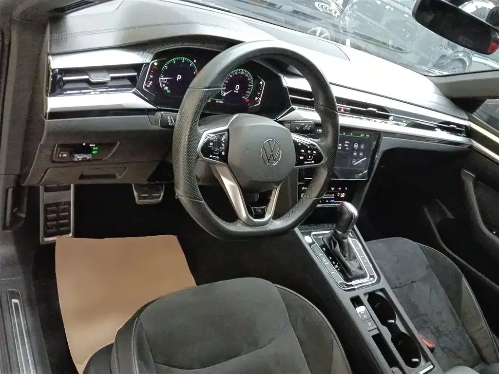Volkswagen CC 2022 из CN, фото 2