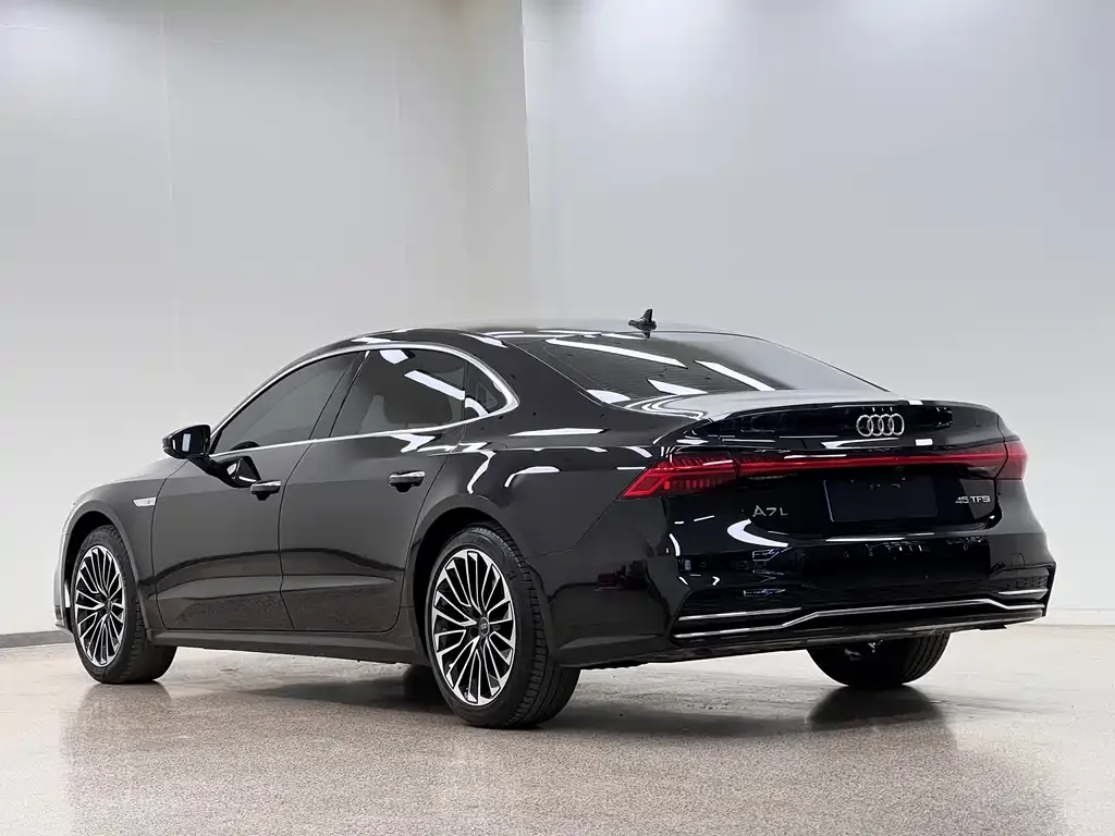 Audi A7L — фото 6