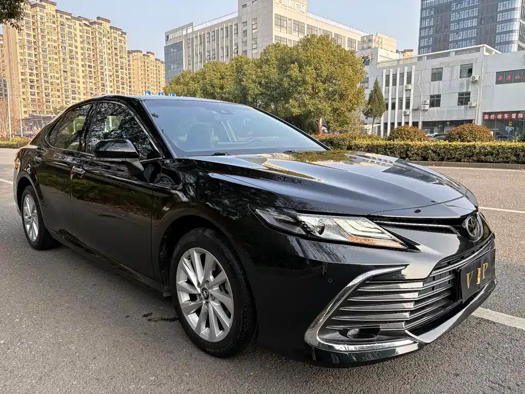 Toyota Camry — фото 6