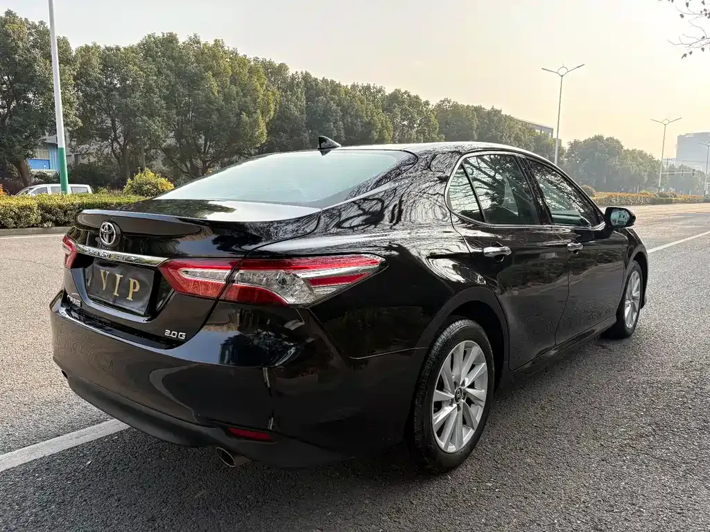 Toyota Camry — фото 7