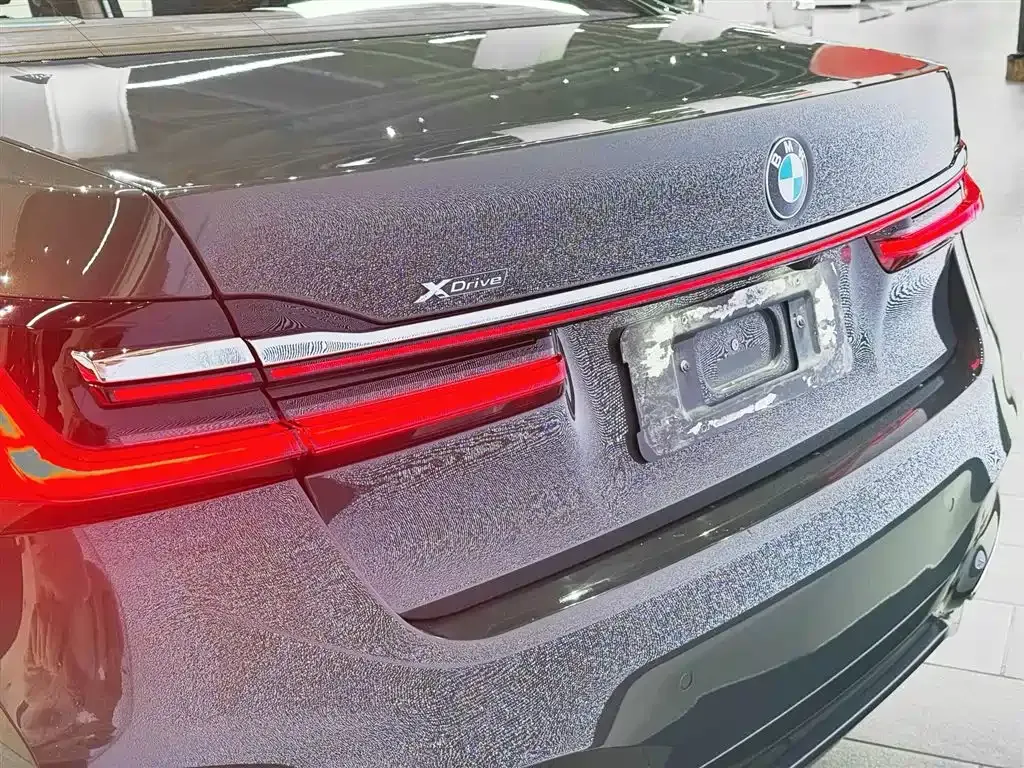 BMW 7 Series — фото 10