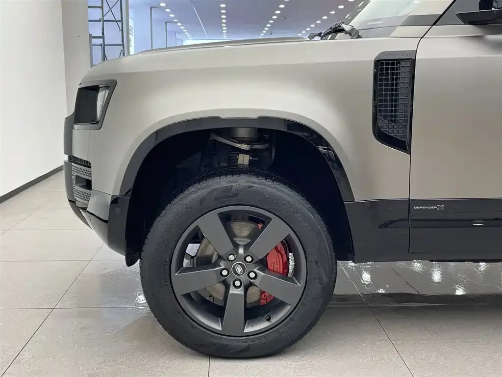 Land Rover Defender — фото 9