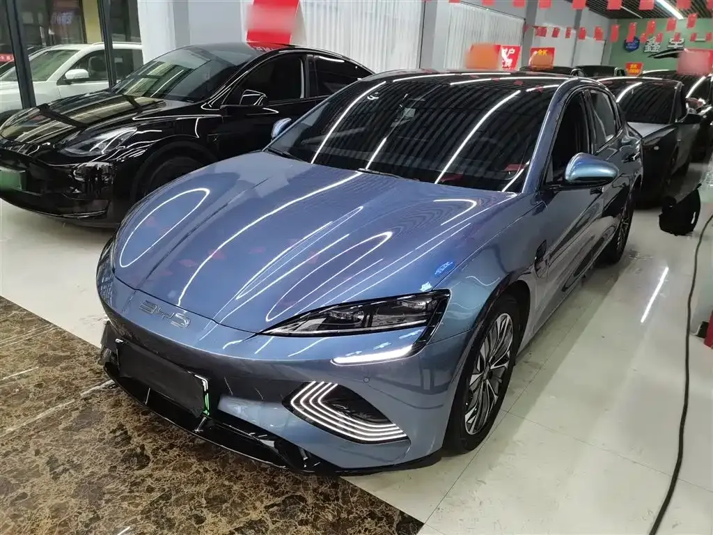 BYD Seal — фото 1