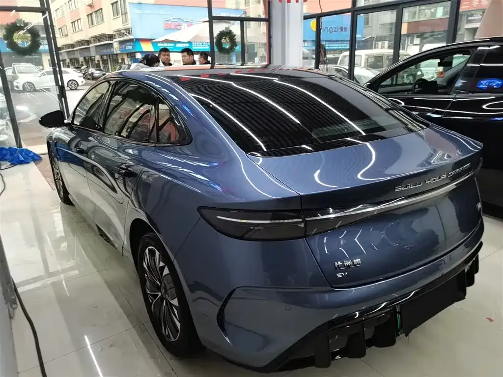 BYD Seal — фото 3