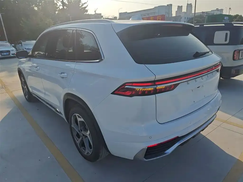 Geely Xingyue L — фото 6