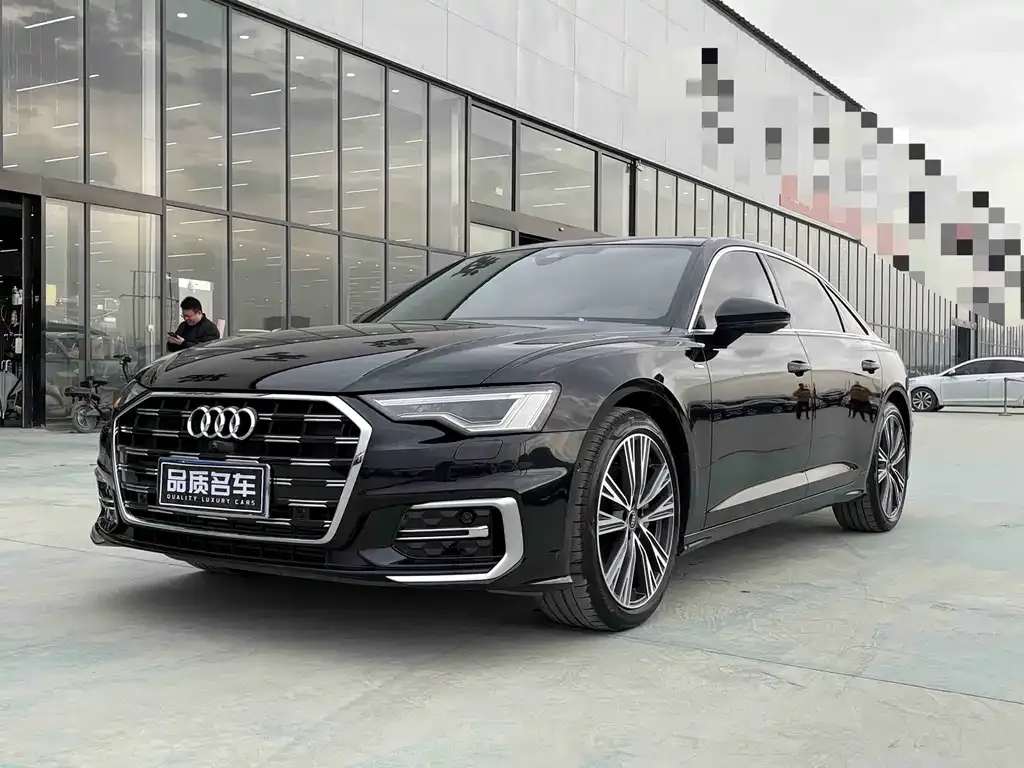 Audi A6L — фото 1