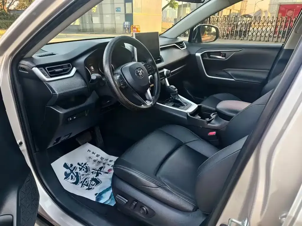 Toyota Wildlander 2021 из CN, фото 8