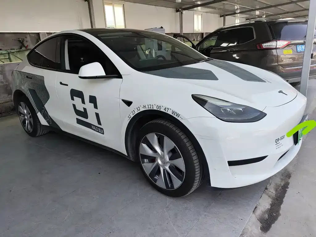 Tesla Model Y — фото 5