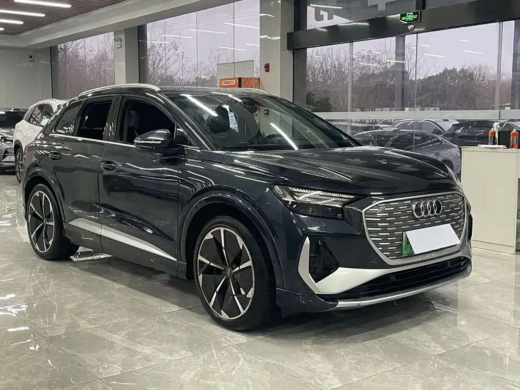 Audi Q4 e-tron — фото 9