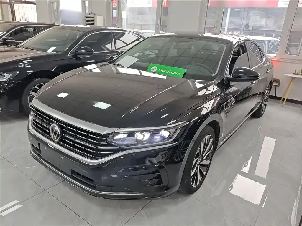 Volkswagen Passat — фото 1