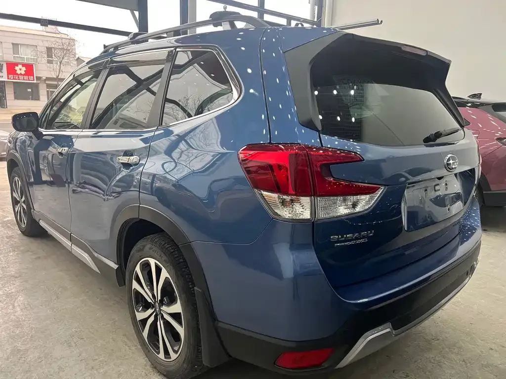 Subaru Forester — фото 9