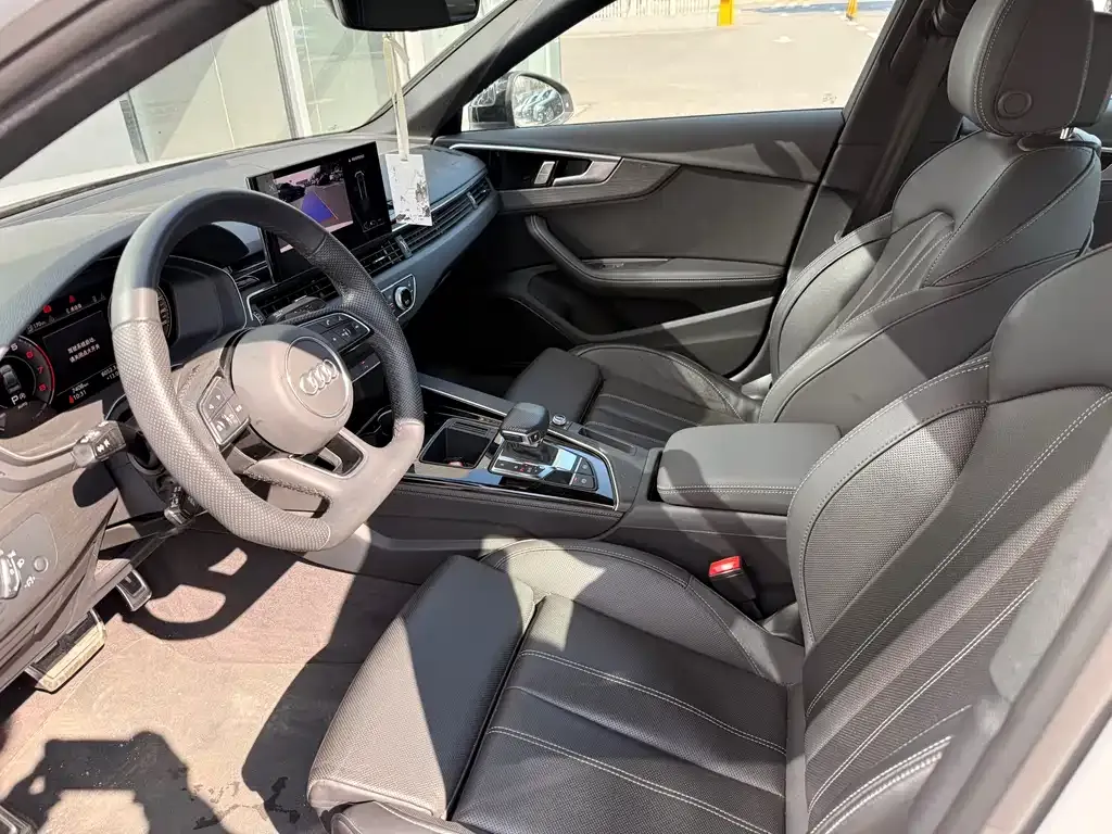 Audi A4L 2024 из CN, фото 5