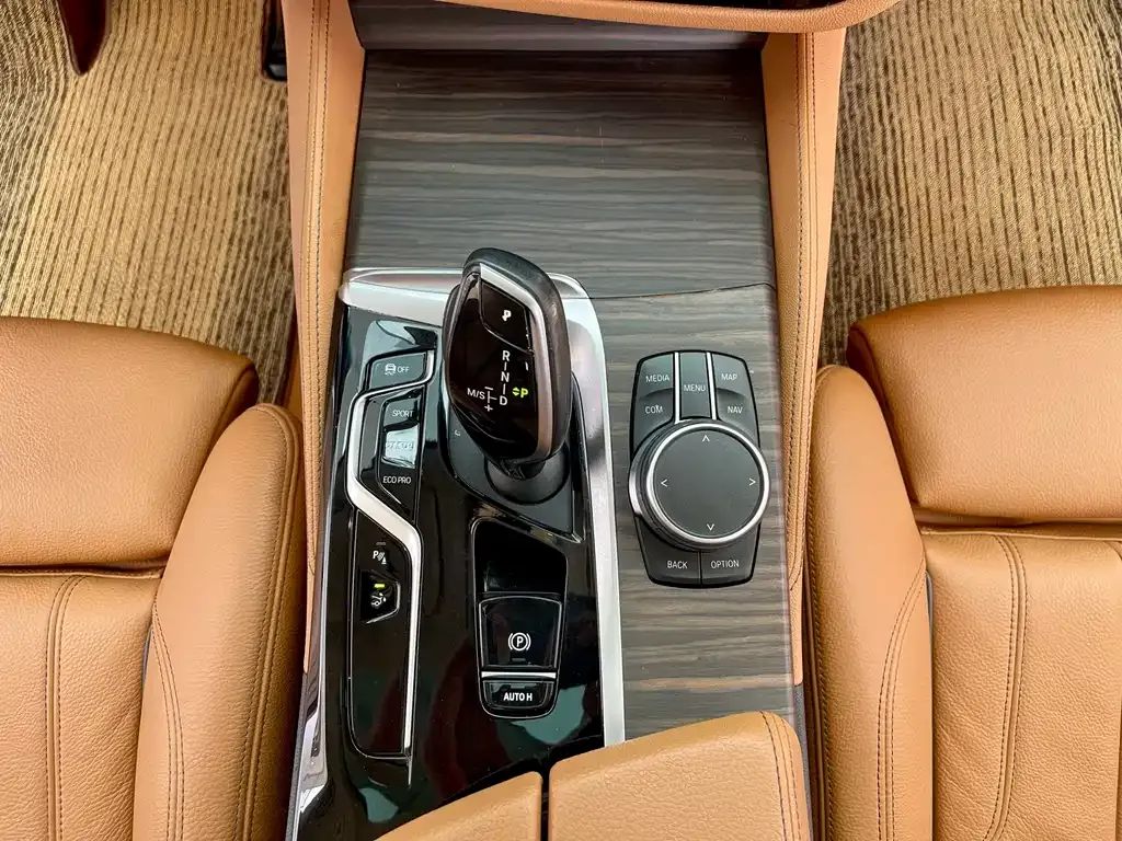 BMW 6 Series GT 2022 из CN, фото 8