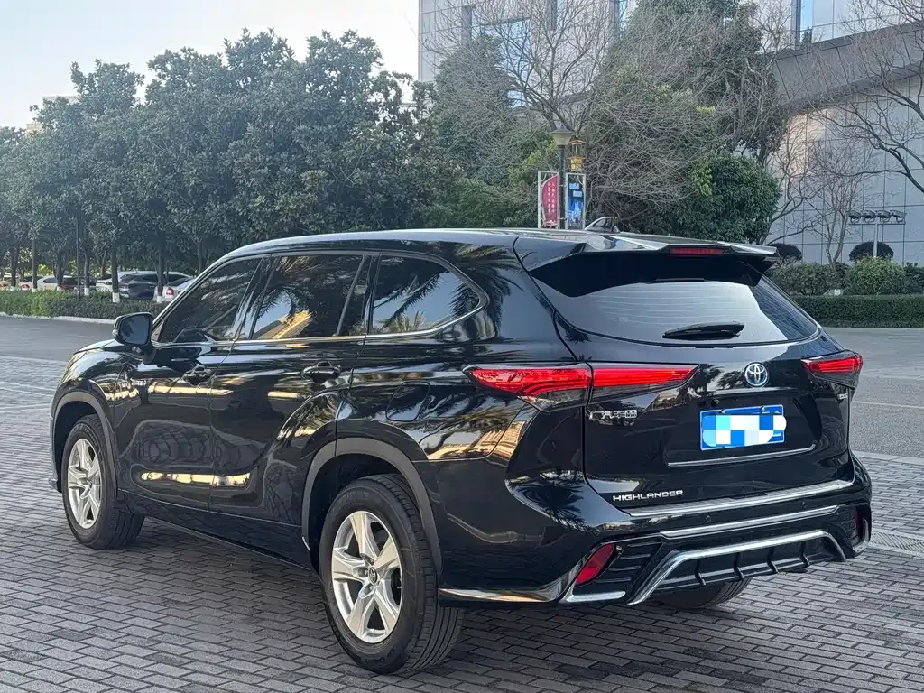 Toyota Highlander — фото 7