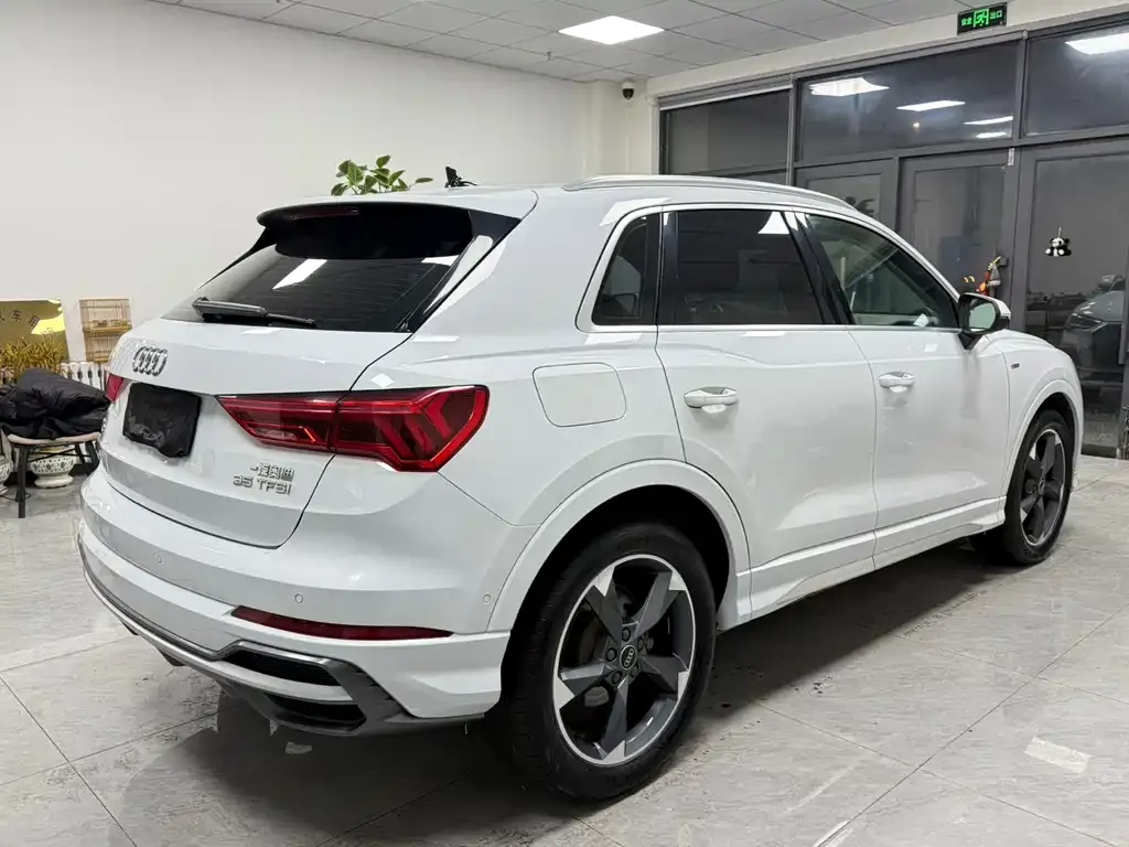 Audi Q3 — фото 5