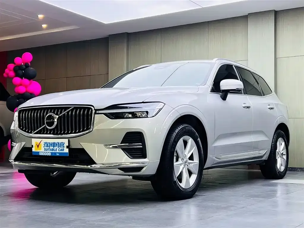 Volvo XC60 — фото 1