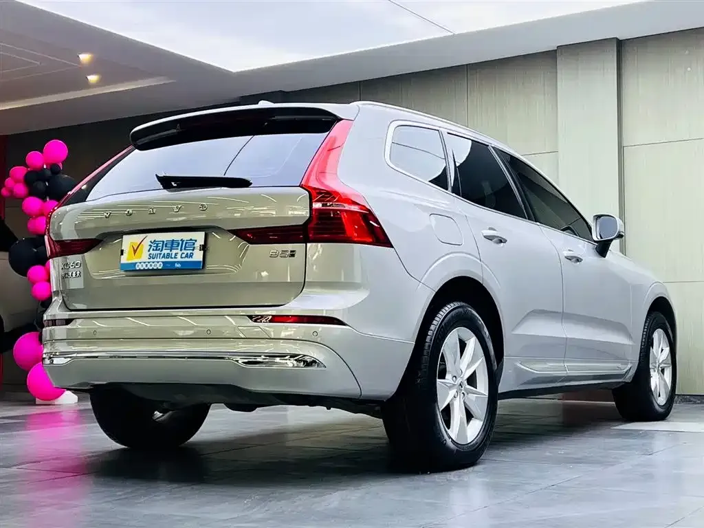 Volvo XC60 — фото 9
