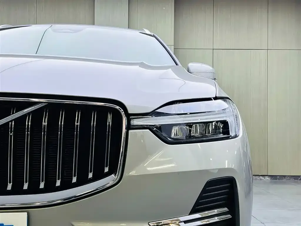 Volvo XC60 — фото 7