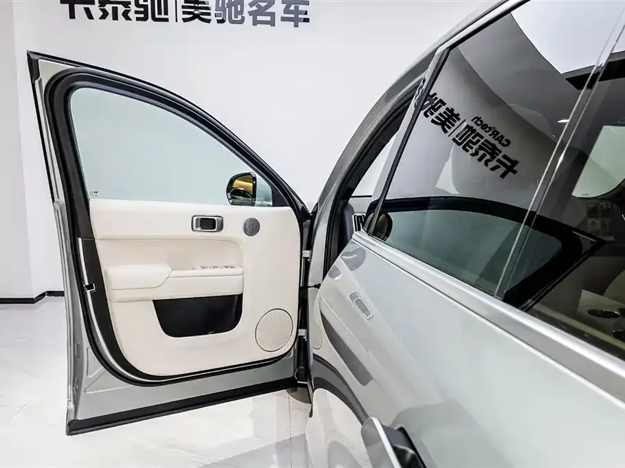 Li Auto L8 2024 из CN, фото 3