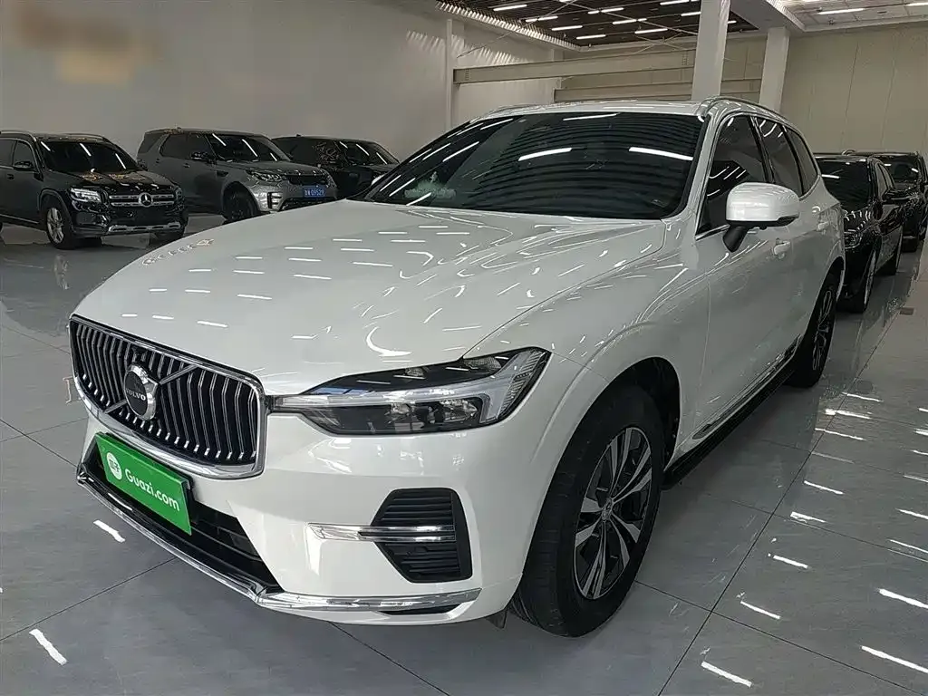 Volvo XC60 — фото 1