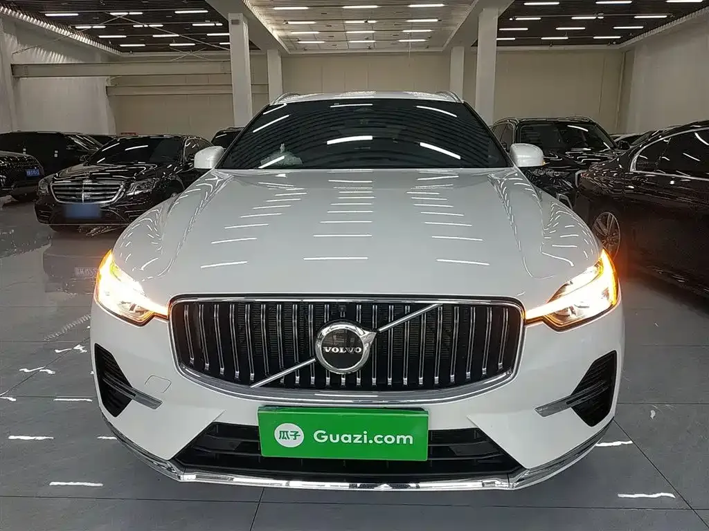 Volvo XC60 — фото 10