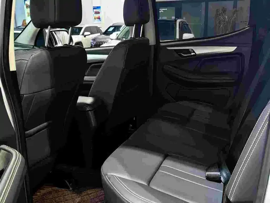 Isuzu RE-MAX 2024 из CN, фото 3