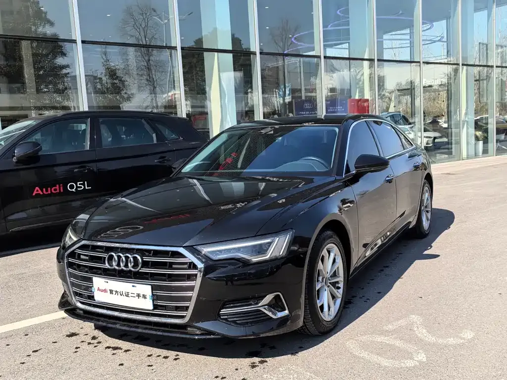 Audi A6L — фото 1