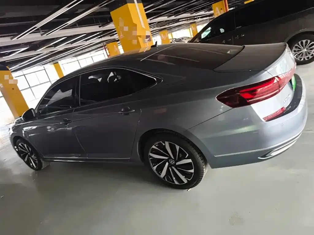 Volkswagen Passat — фото 6
