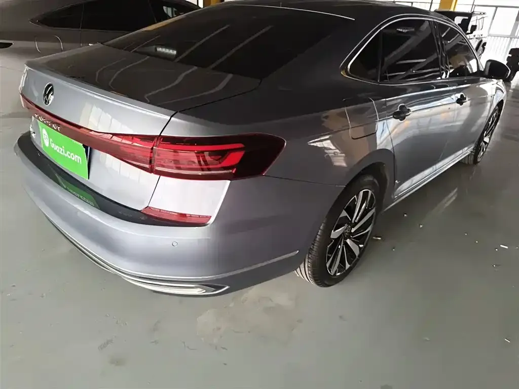 Volkswagen Passat — фото 7