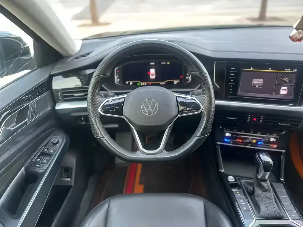 Volkswagen Passat — фото 6