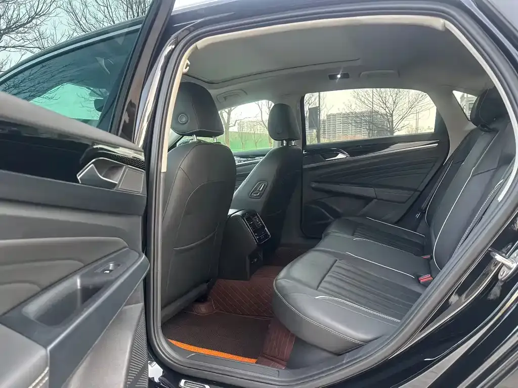 Volkswagen Passat — фото 2