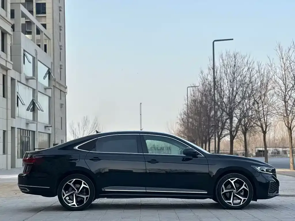 Volkswagen Passat — фото 7