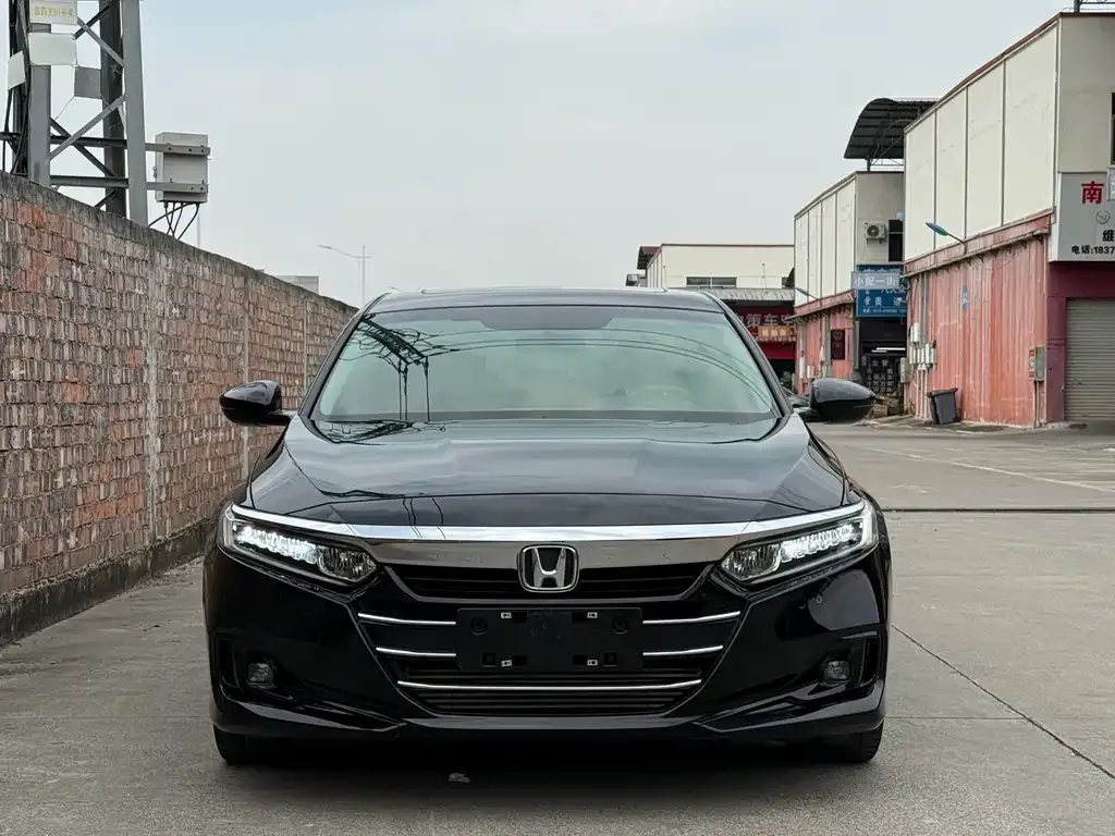 Honda Accord — фото 8
